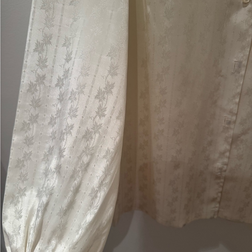 VINTAGE Oscar de la Renta Elegant Cream Blouse. Fits like a 10. - Picture 8 of 9